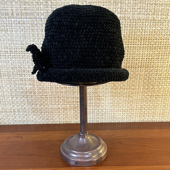 🌟HP🌟Black Chenille Knit Rolled Brim Cloche Hat with Bow by August Hats - Picture 5 of 8